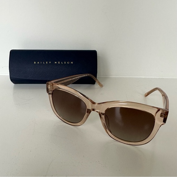 Bailey Nelson Elizabeth Sunglasses - Picture 4 of 5